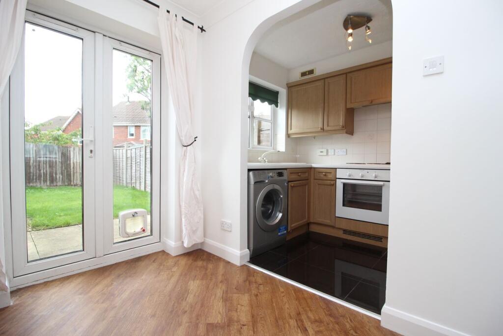 Coopers Drive, Yate, BS37 photo 5