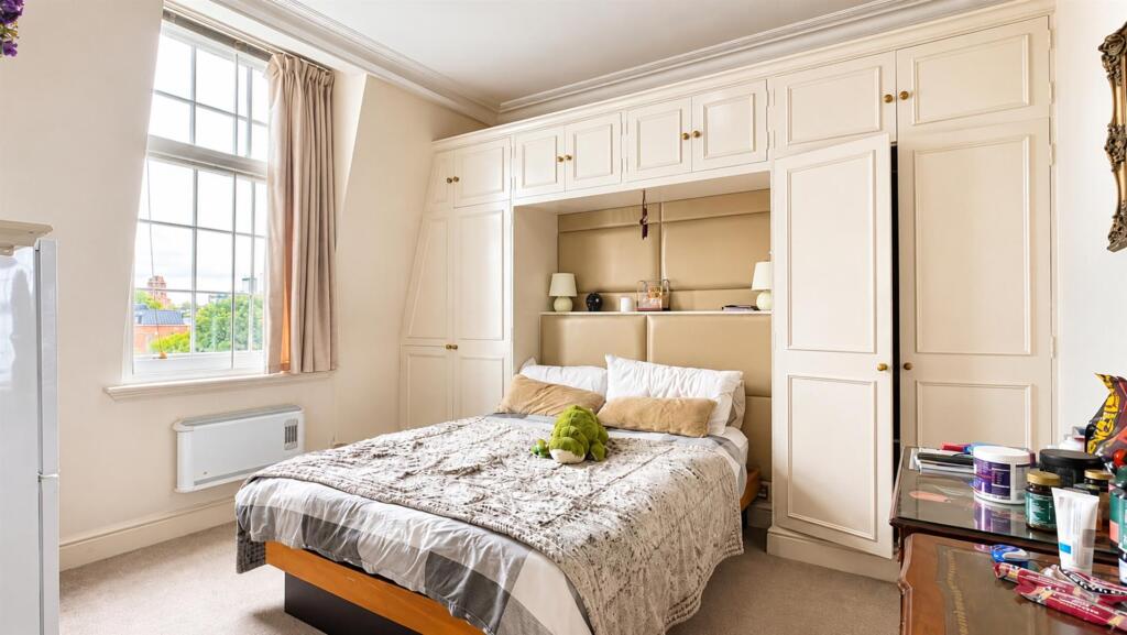 Main image of property: Cromwell Crescent
