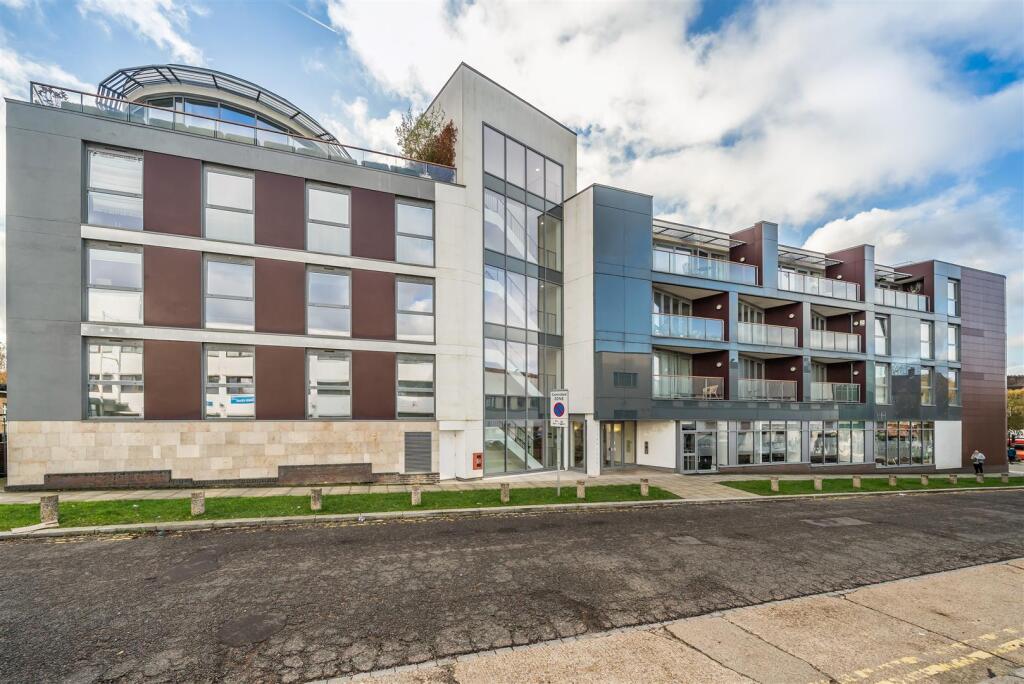 Main image of property: Flower Lane, Mill Hill, NW7