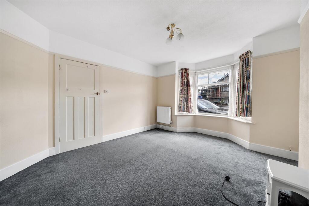 Ashmore Crescent, Poole photo 4