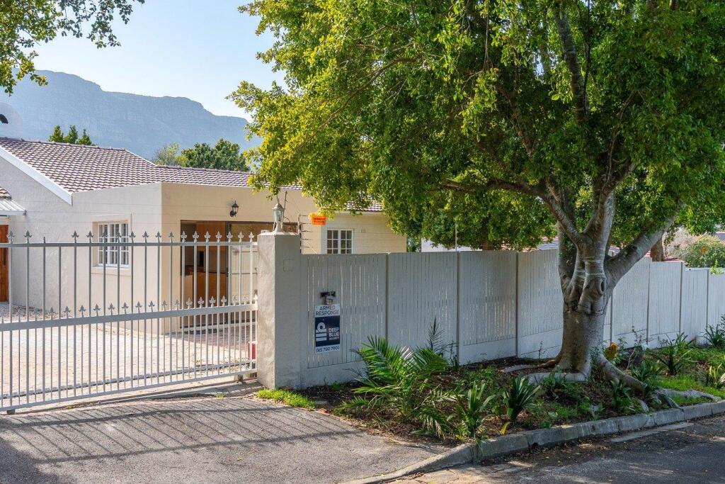 Main image of property: Western Cape, Hout Bay