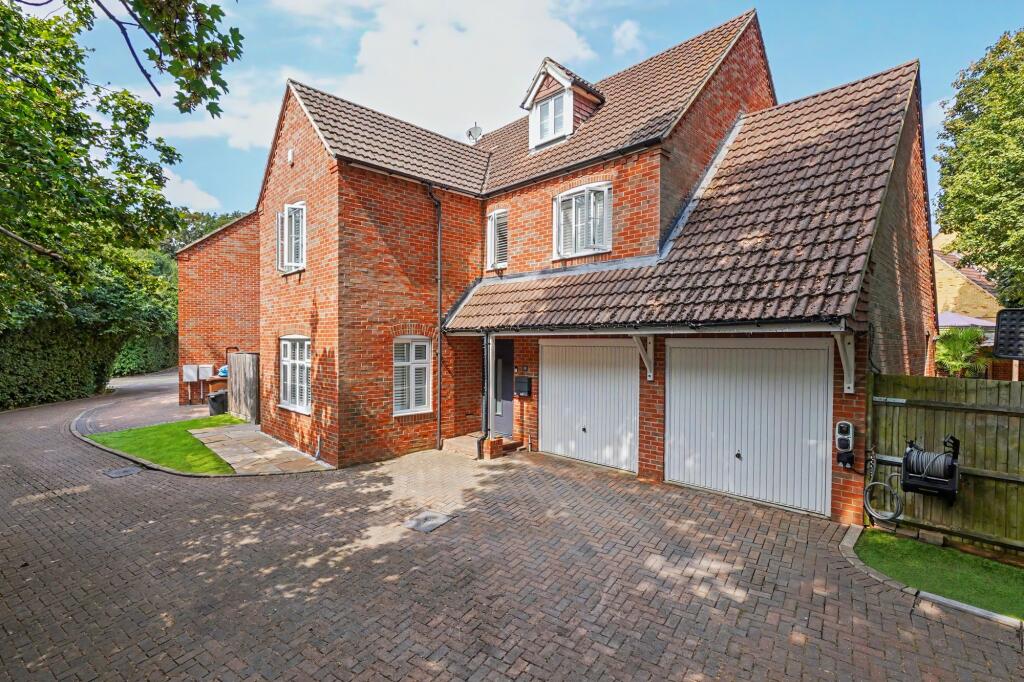 Main image of property: Moat Lane, Lower Upnor, ME2