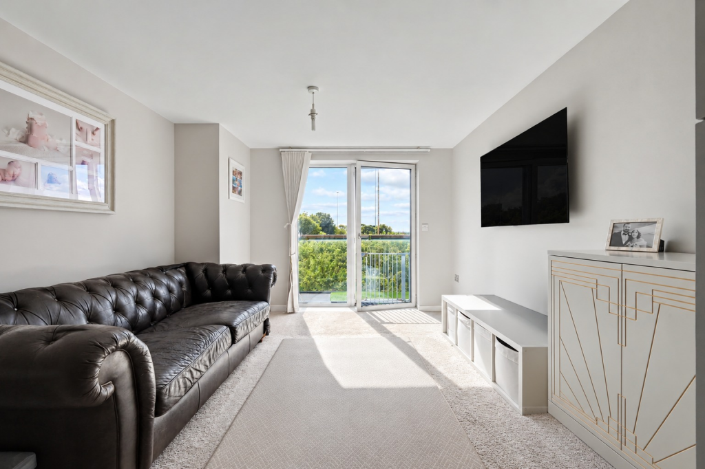 Apartment in Southend-on-Sea - View 2