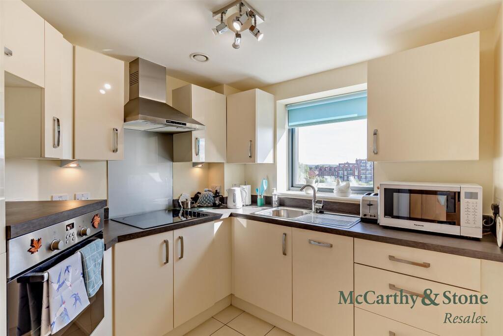 Apartment in Taunton, Firepool - More