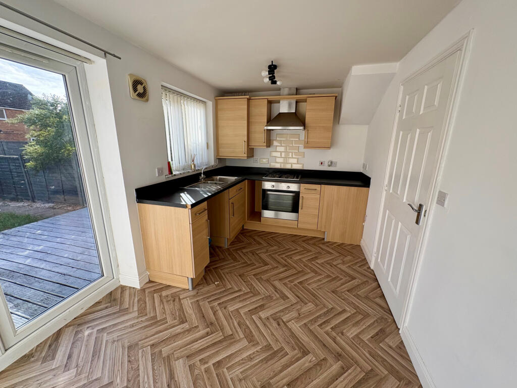 Hyde Park Road, Kingswood photo 3