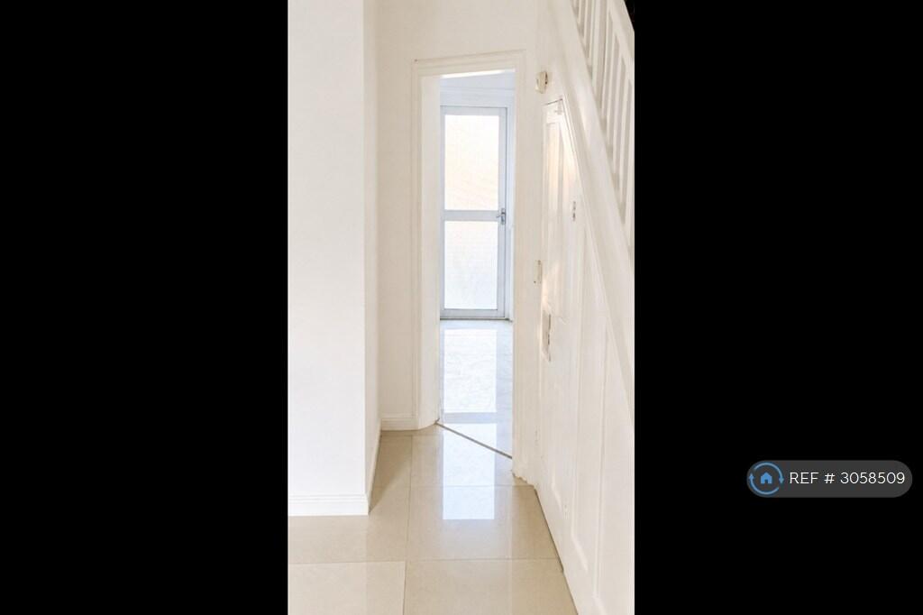 House in London - View 4