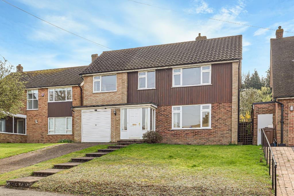 Main image of property: Barnfield Road, Sanderstead, Surrey, CR2 0EZ