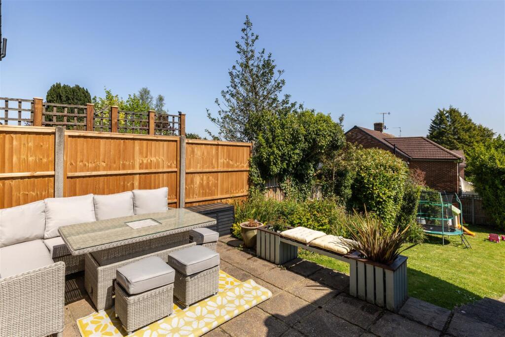 House in Reigate and Banstead, Surrey - View 4