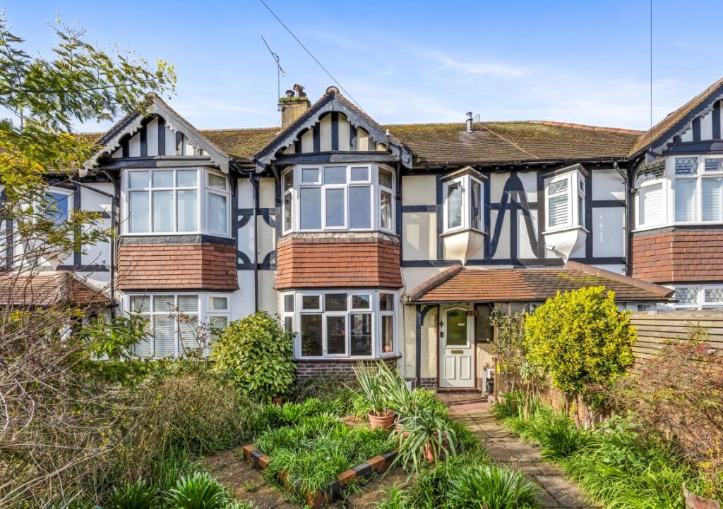 Main image of property: 257 South Farm Road, Worthing, BN14 7TN