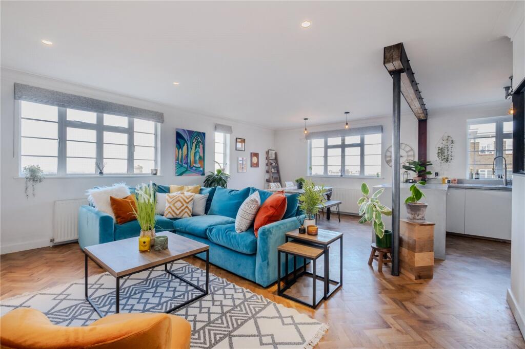 Main image of property: Streatham High Road, London, SW16