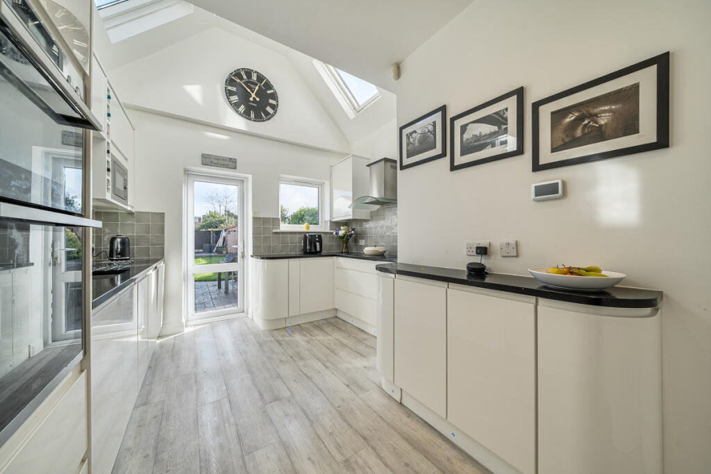 Crombie Road, Sidcup, DA15 photo 2