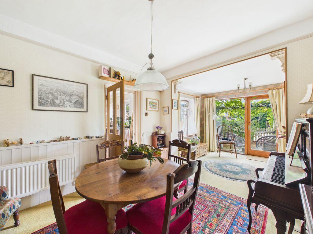 House in Stroud, Stonehouse - More