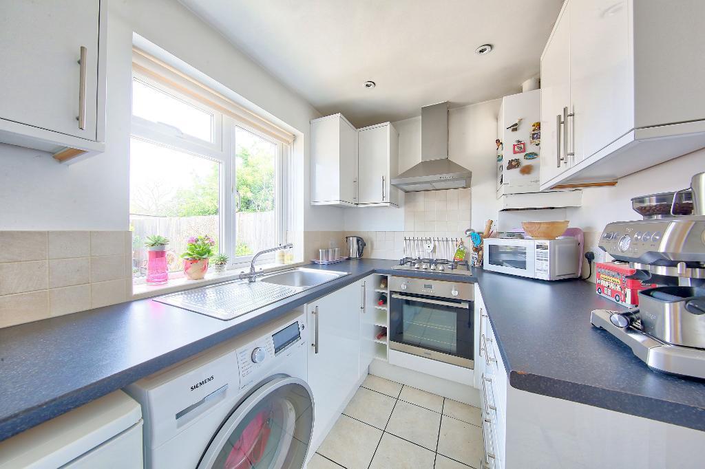 Haynt Walk, Wimbledon Chase, SW20 9NX photo 3