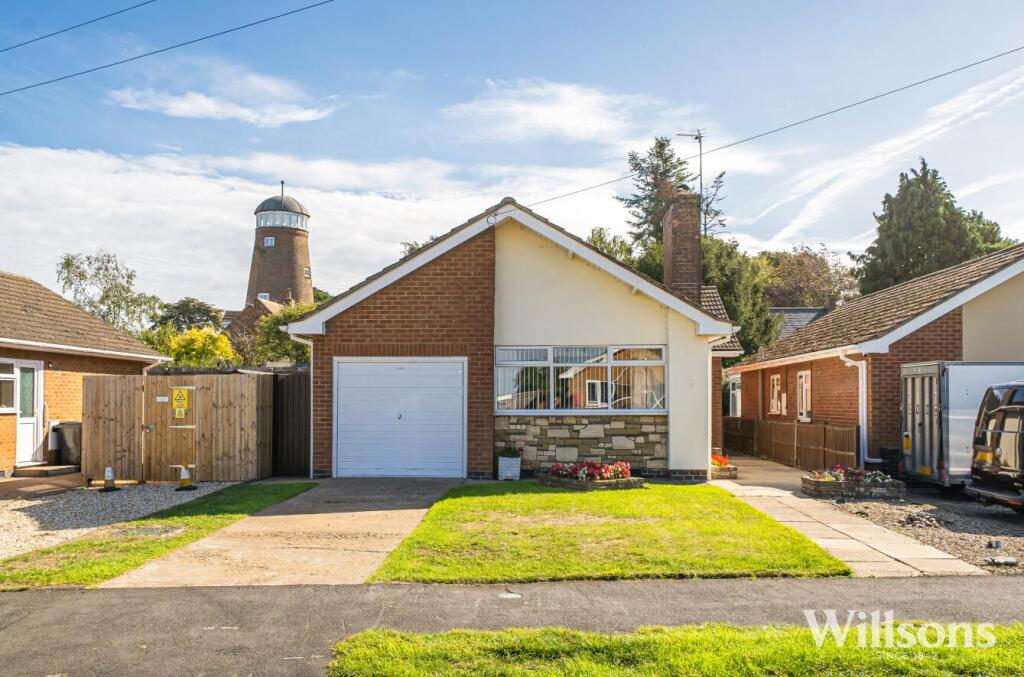 Main image of property: Elm Crescent, Burgh Le Marsh, Skegness