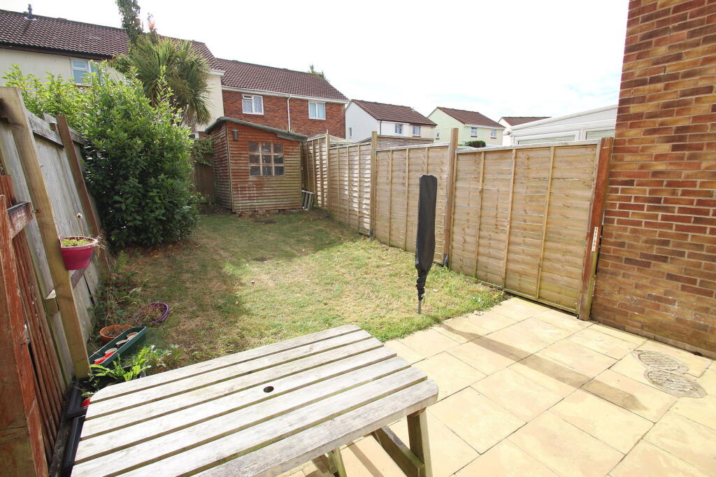 Buddle Close, Staddiscombe, Plymstock photo 4