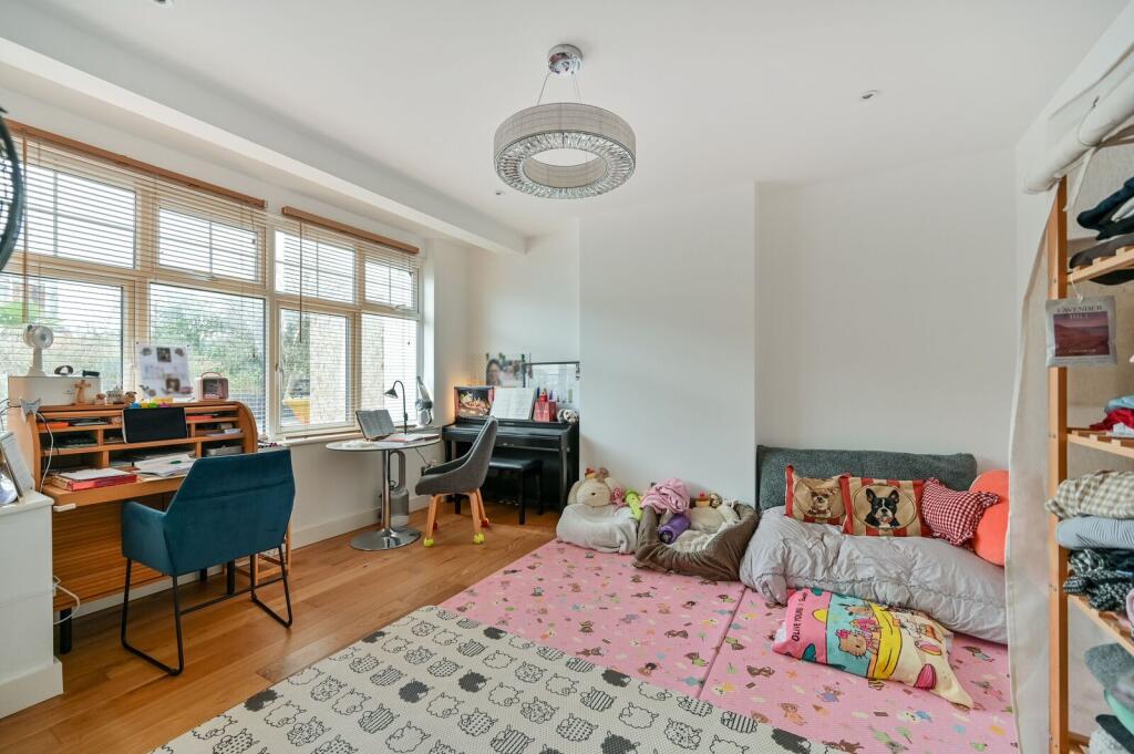 House in London, West Barnes - More