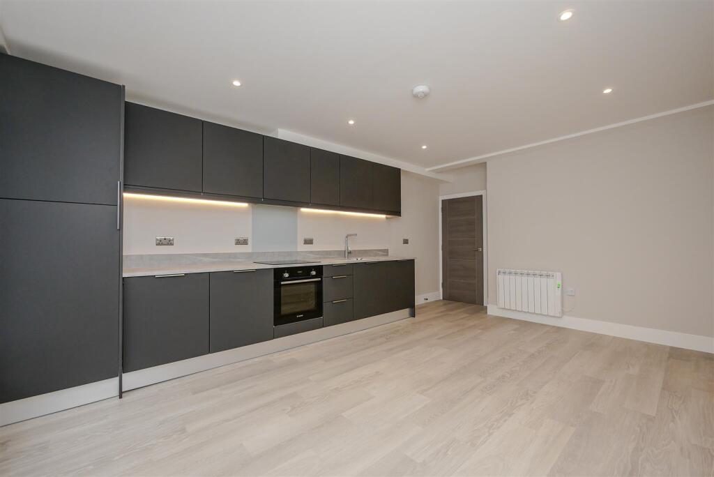 Apartment in South Oxfordshire, Winterbrook, Wallingford - View 3