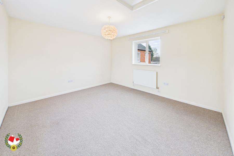 House in Gloucester - View 5