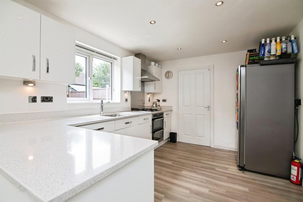 Martineau Drive, Harborne, Birmingham photo 5