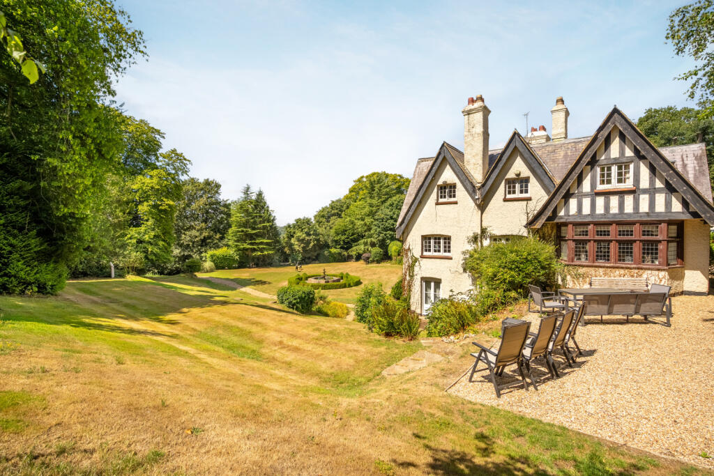 Frith Hill, Great Missenden, Buckinghamshire, HP16 photo 4