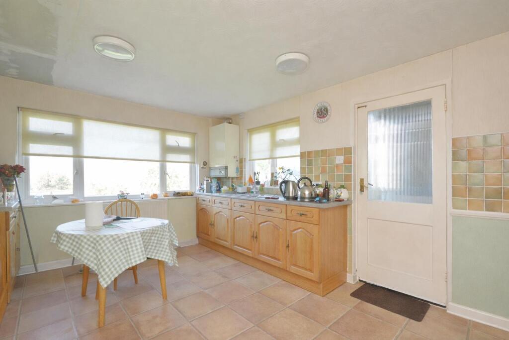 Modernisation Required * Lake - View 3