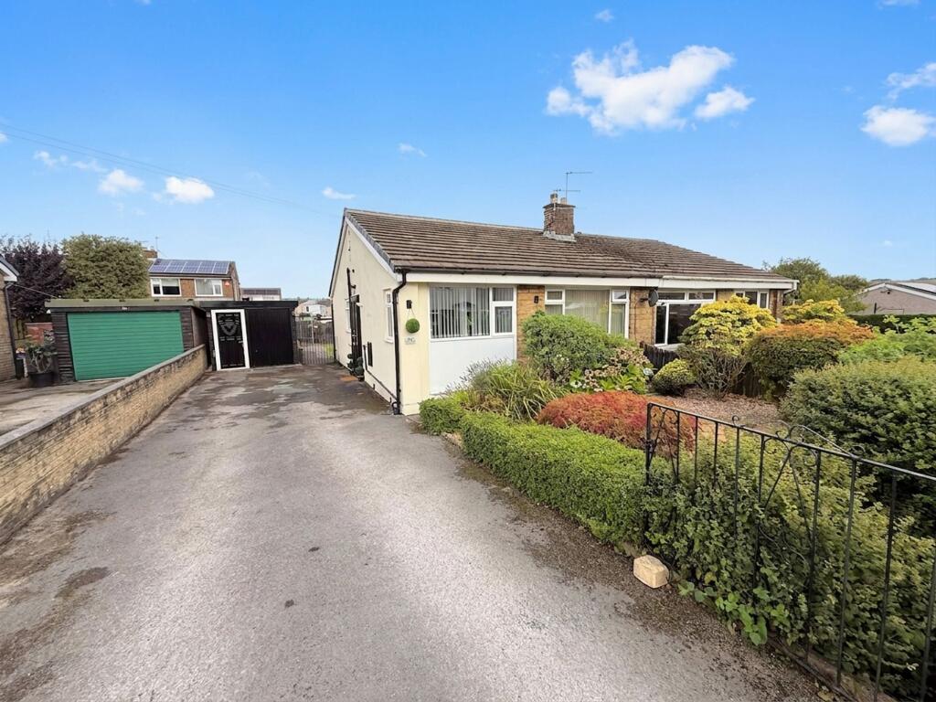 Main image of property: Tewit Lane, Halifax, HX2