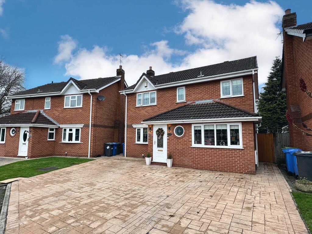4-bed detached on Clares Farm Close, Warrington, WA1, £400,000