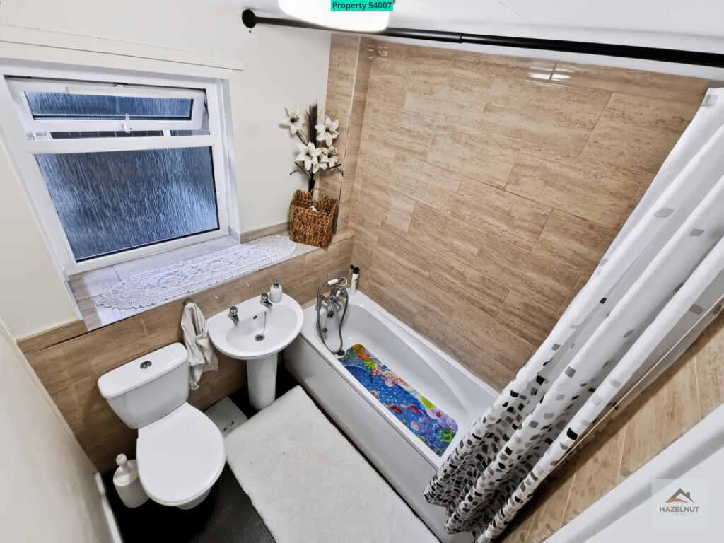 Apartment in Northampton - More