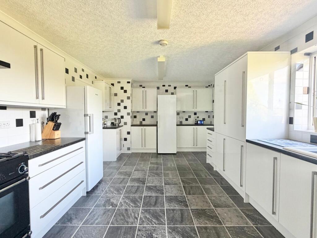 House in Bexhill-on-Sea, White Hill - View 3
