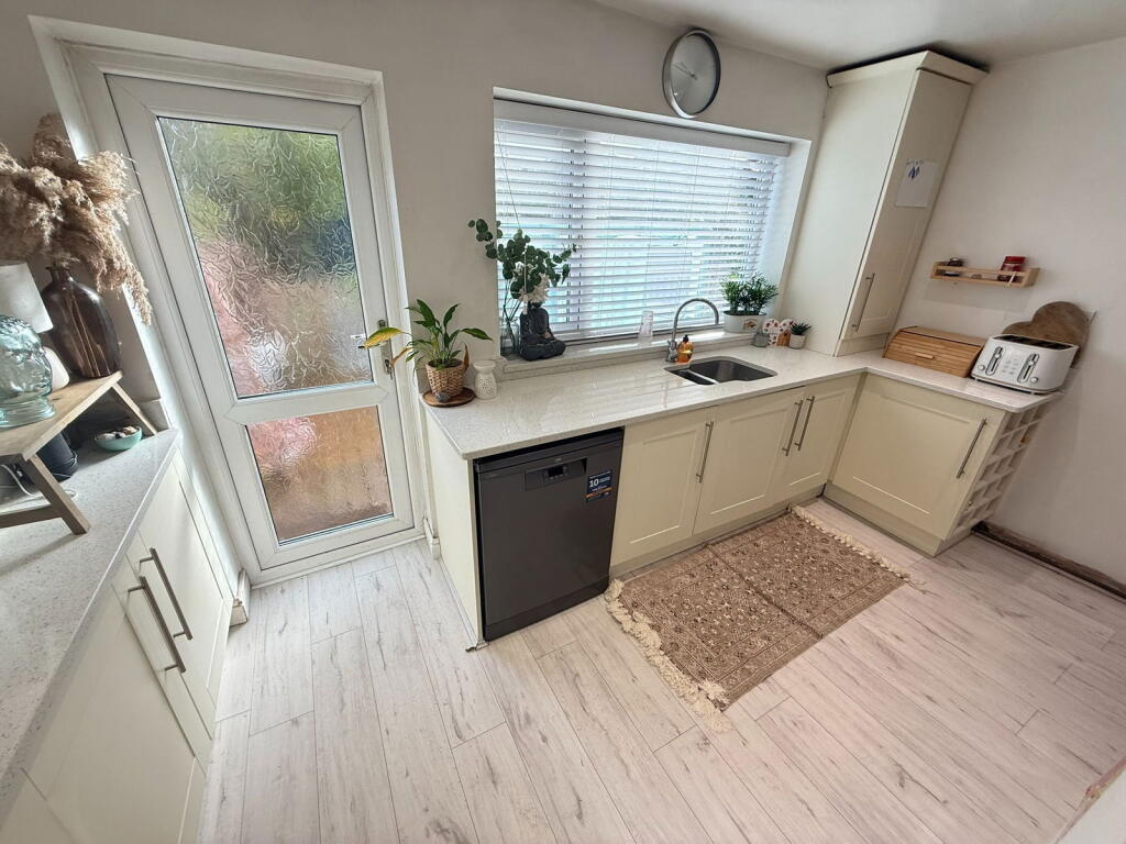 Wynnstay Avenue, Lydiate - More
