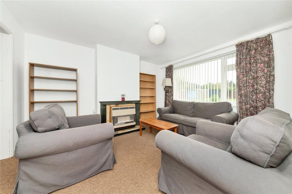 141, Kelsey Crescent, Cambridge, Cambridgeshire photo 2