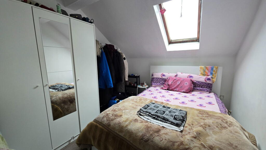 Robertson Close, Newbury, RG14 7SQ - View 4