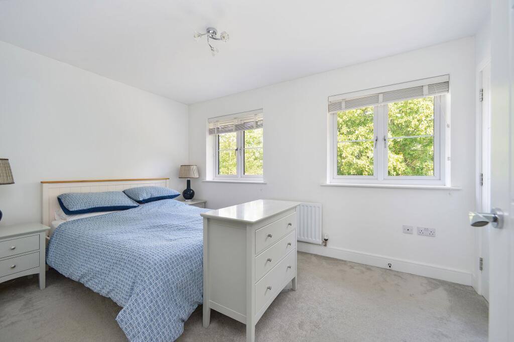 House in Waverley, Cranleigh - More