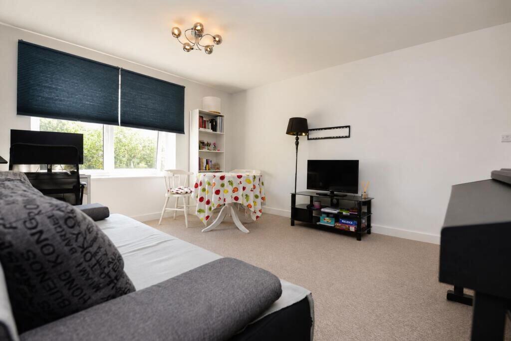 Apartment in Fareham, Hampshire - View 4