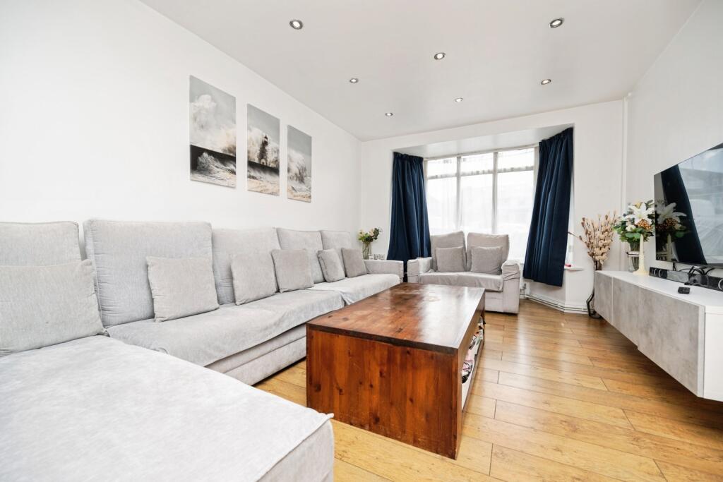 House in Birmingham, West Midlands - View 2