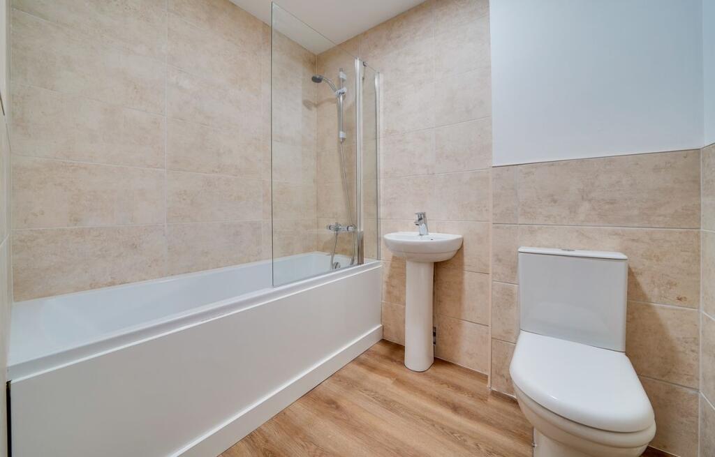 Apartment in Royston - More