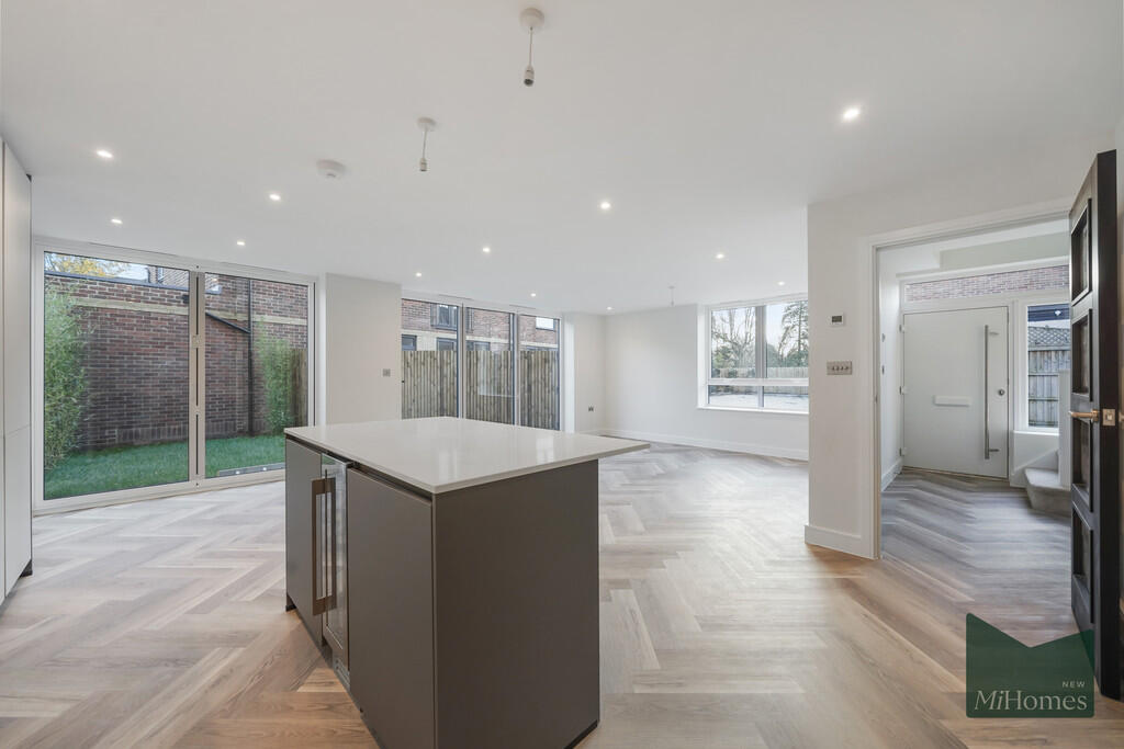 Scarlet Oaks, Oakwood, N14 photo 2