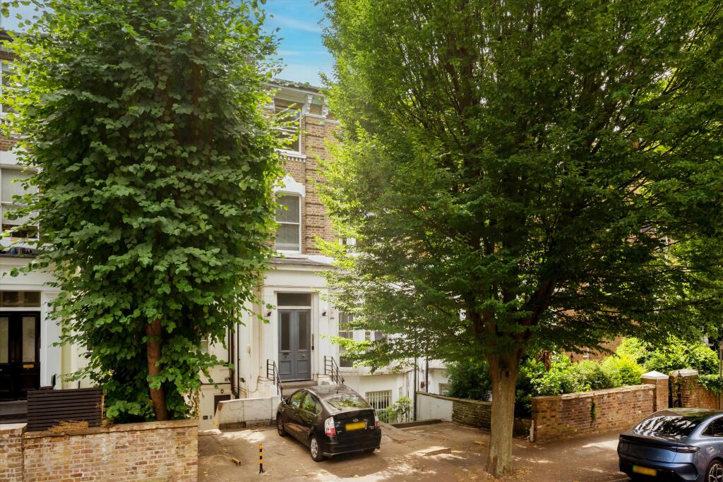 Apartment in London - More