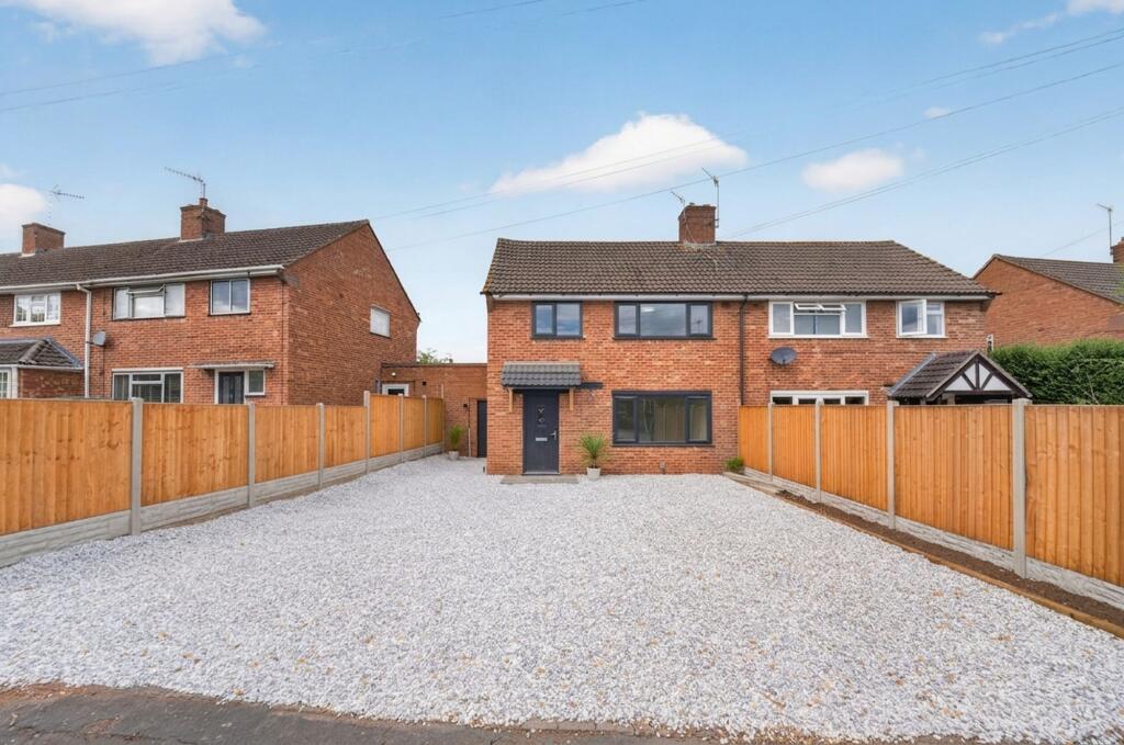 Main image of property: South Green Drive, Stratford-Upon-Avon, CV37