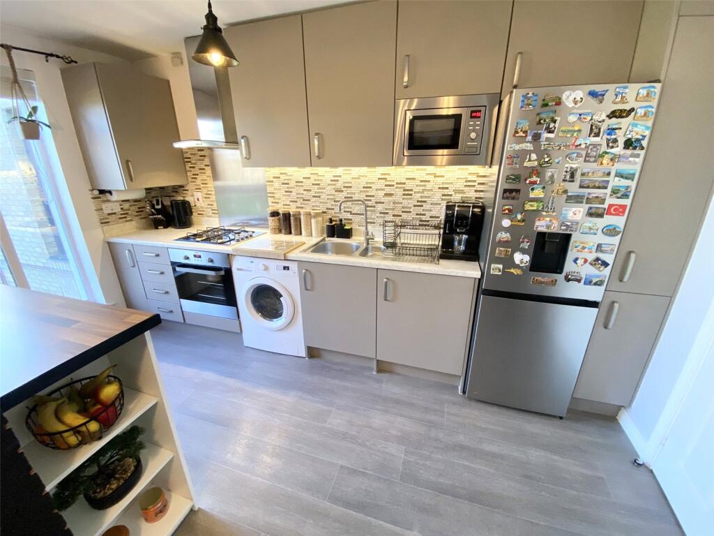 Parkside Crescent, Ketley, Telford, Shropshire, TF1 photo 2