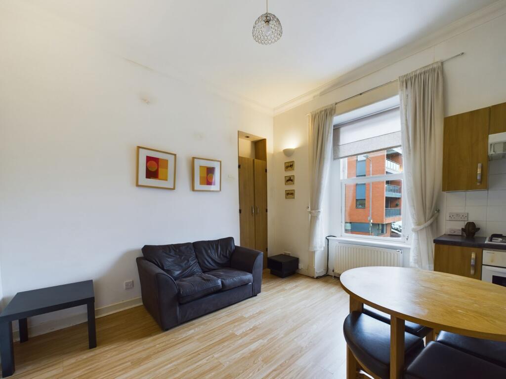 Apartment in Glasgow - View 2