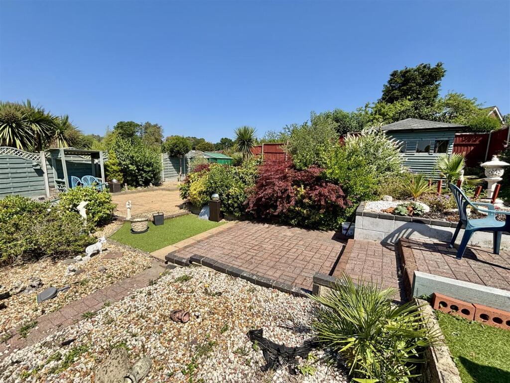 Yarrells Close, Upton, Poole photo 2