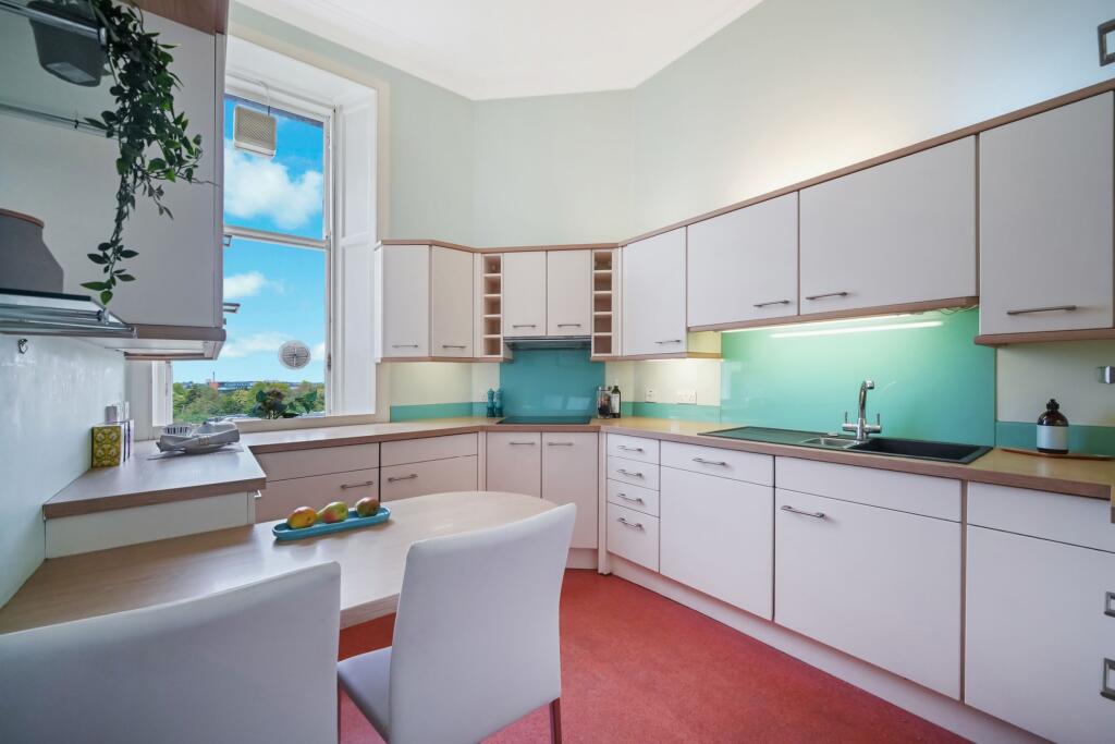 Apt 2, 24 Rothesay Terrace, West End photo 4