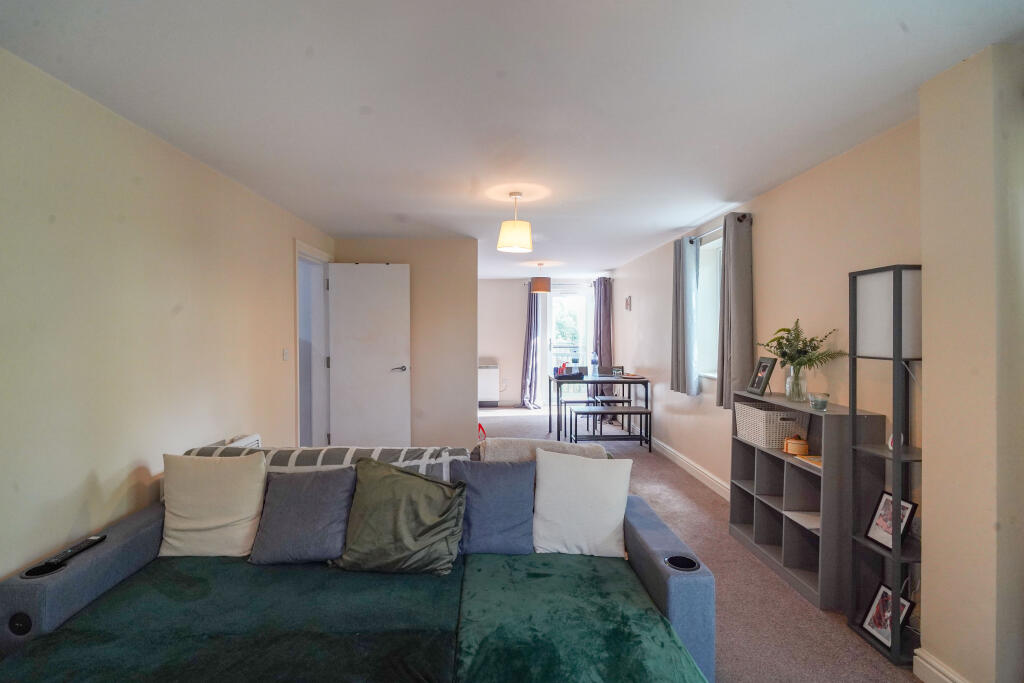 Apartment in Stoke-on-Trent - View 3