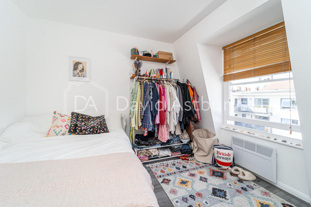 Apartment in London - View 5