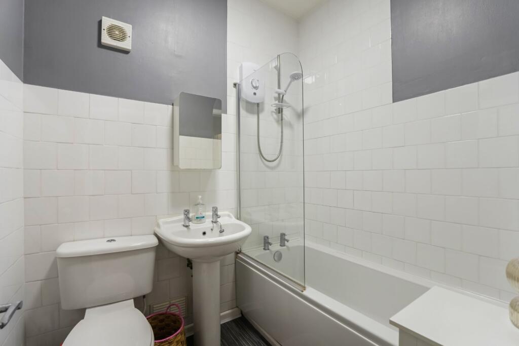 Apartment in Paisley - More