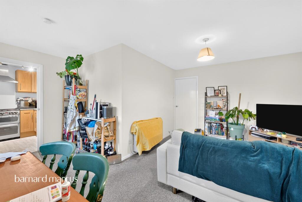 Apartment in London - More