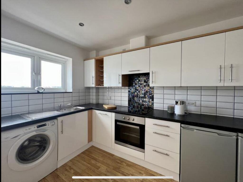 Apartment in North Tyneside, North East - View 5