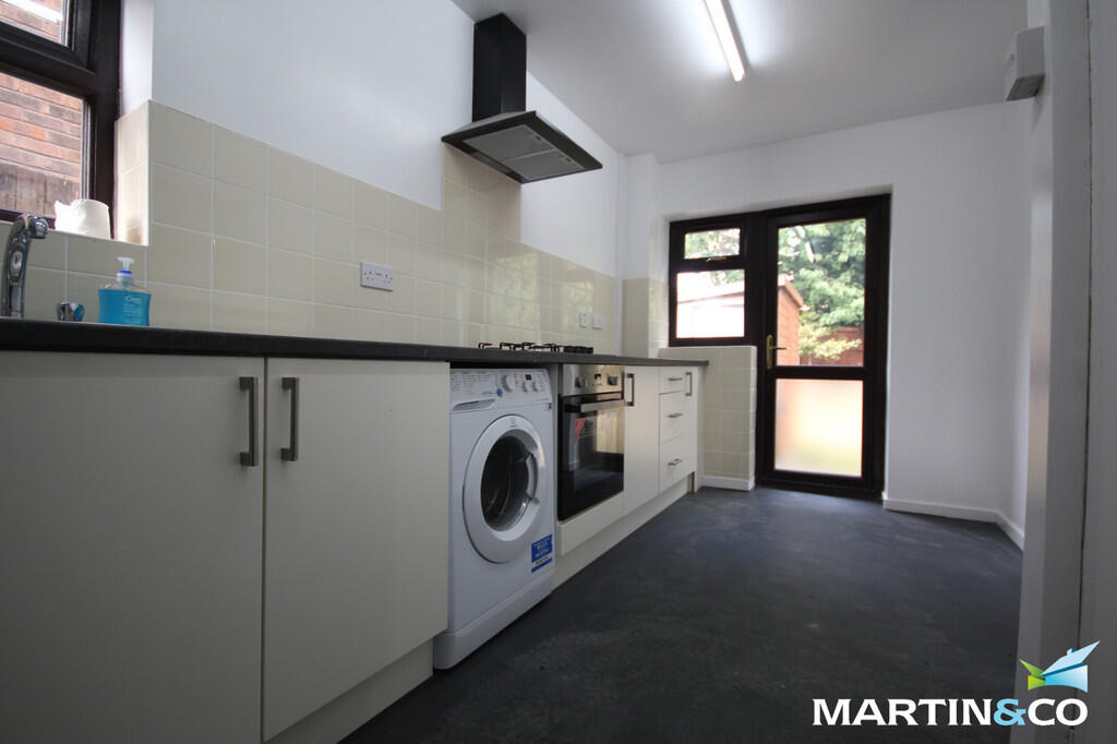 Additional image 3 of Capern Grove, Quinton, B32