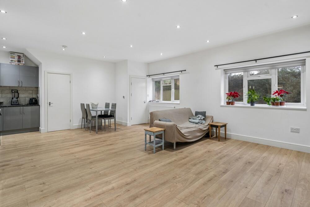 Rickmansworth Lane, Chalfont St Peter, SL9 photo 4